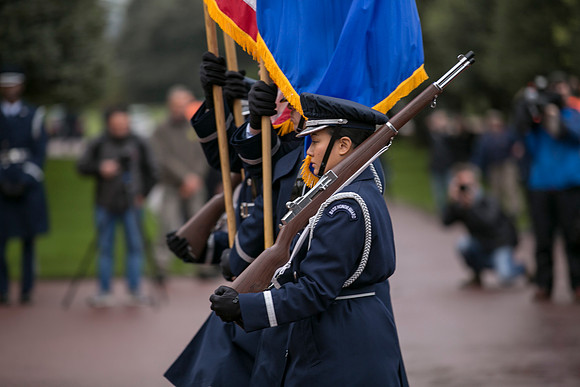 710A0498